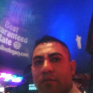 Meet your Posher, Cesar